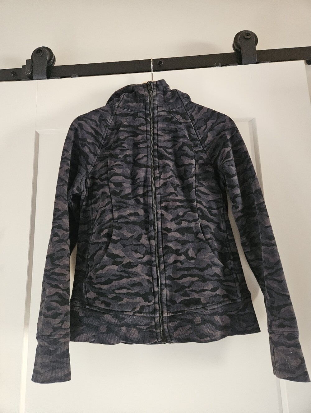 Lululemon Scuba